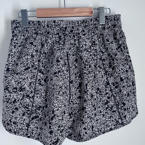 Lululemon shorts size 10 - Picture 2 of 4